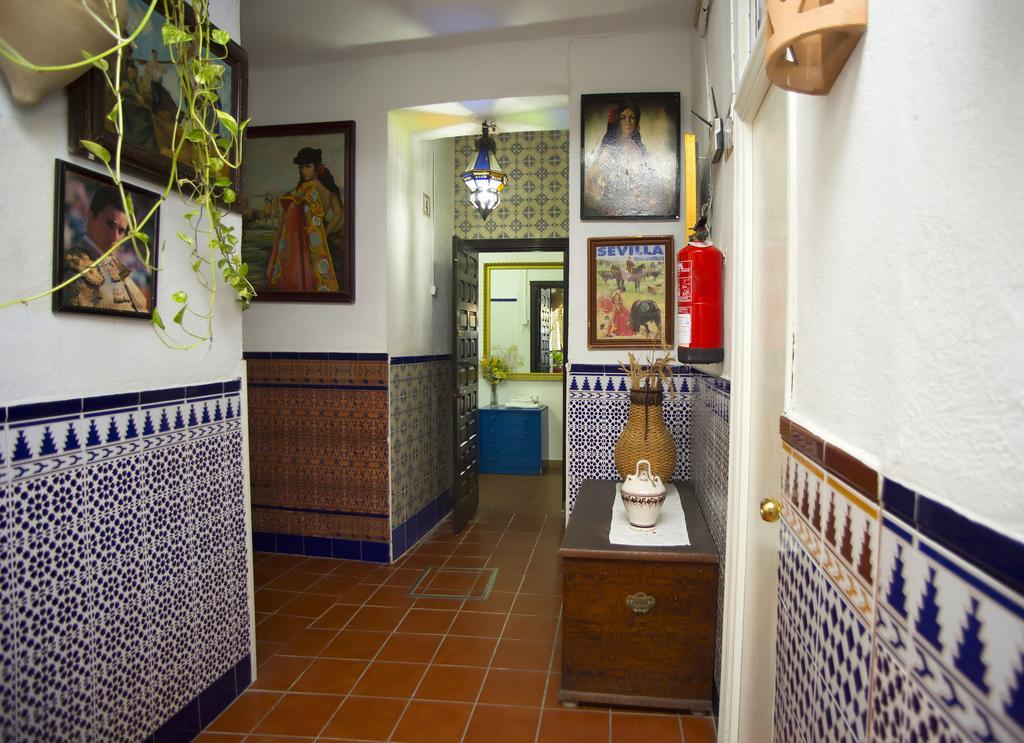 Pension Santa Maria La Blanca Sevilla Exteriör bild