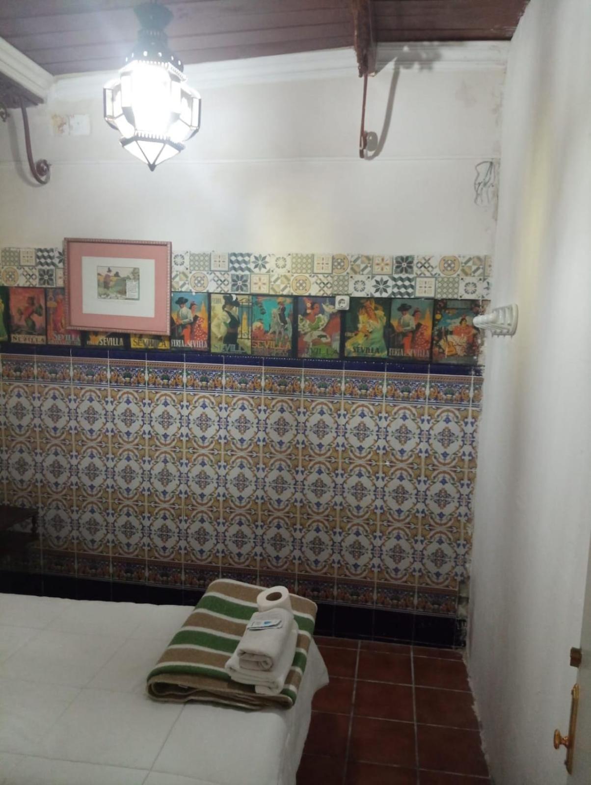 Pension Santa Maria La Blanca Sevilla Exteriör bild