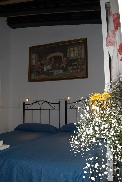 Pension Santa Maria La Blanca Sevilla Exteriör bild