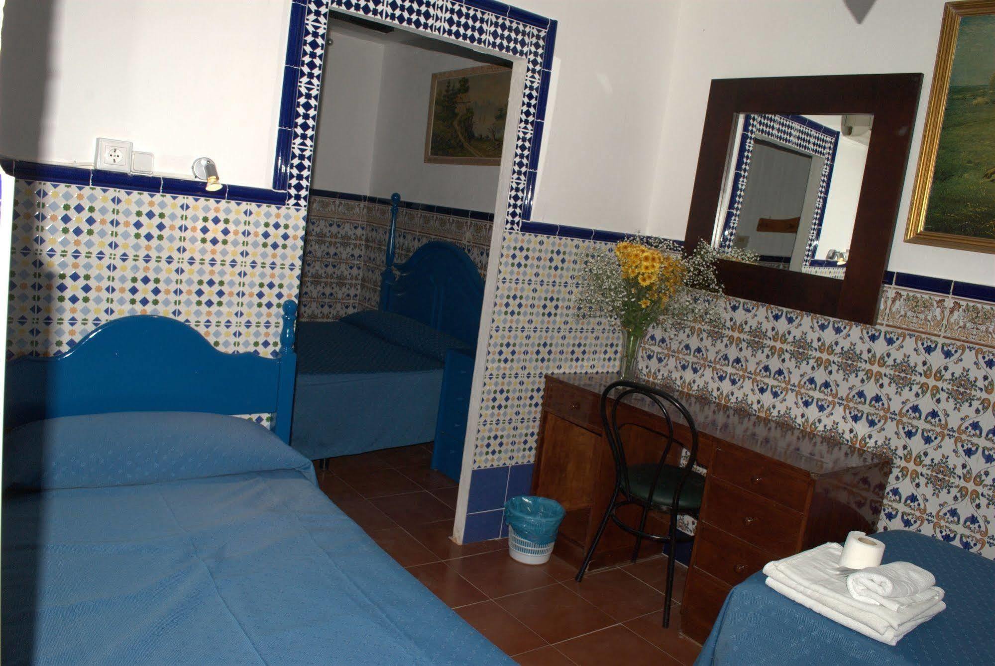 Pension Santa Maria La Blanca Sevilla Exteriör bild