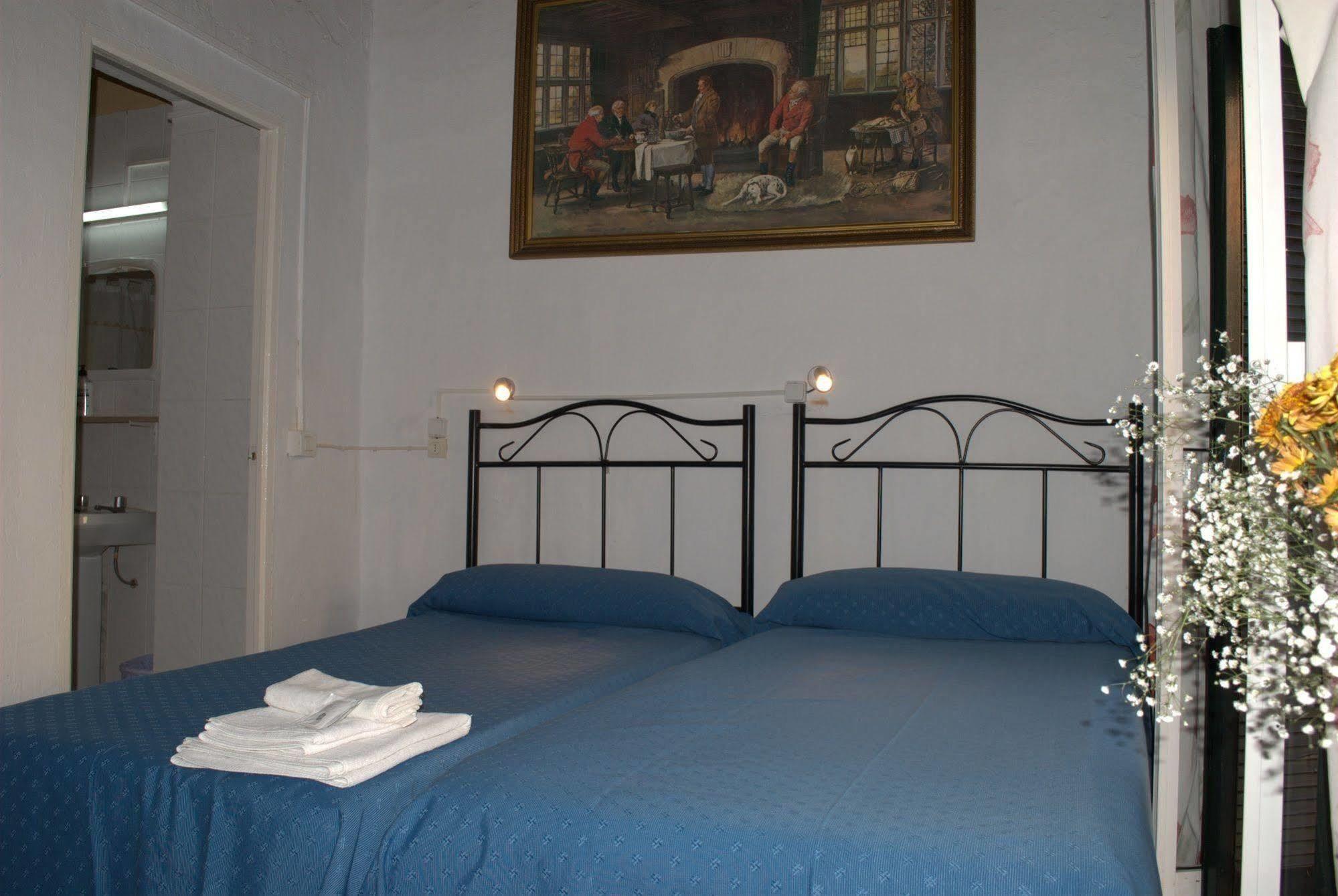 Pension Santa Maria La Blanca Sevilla Exteriör bild