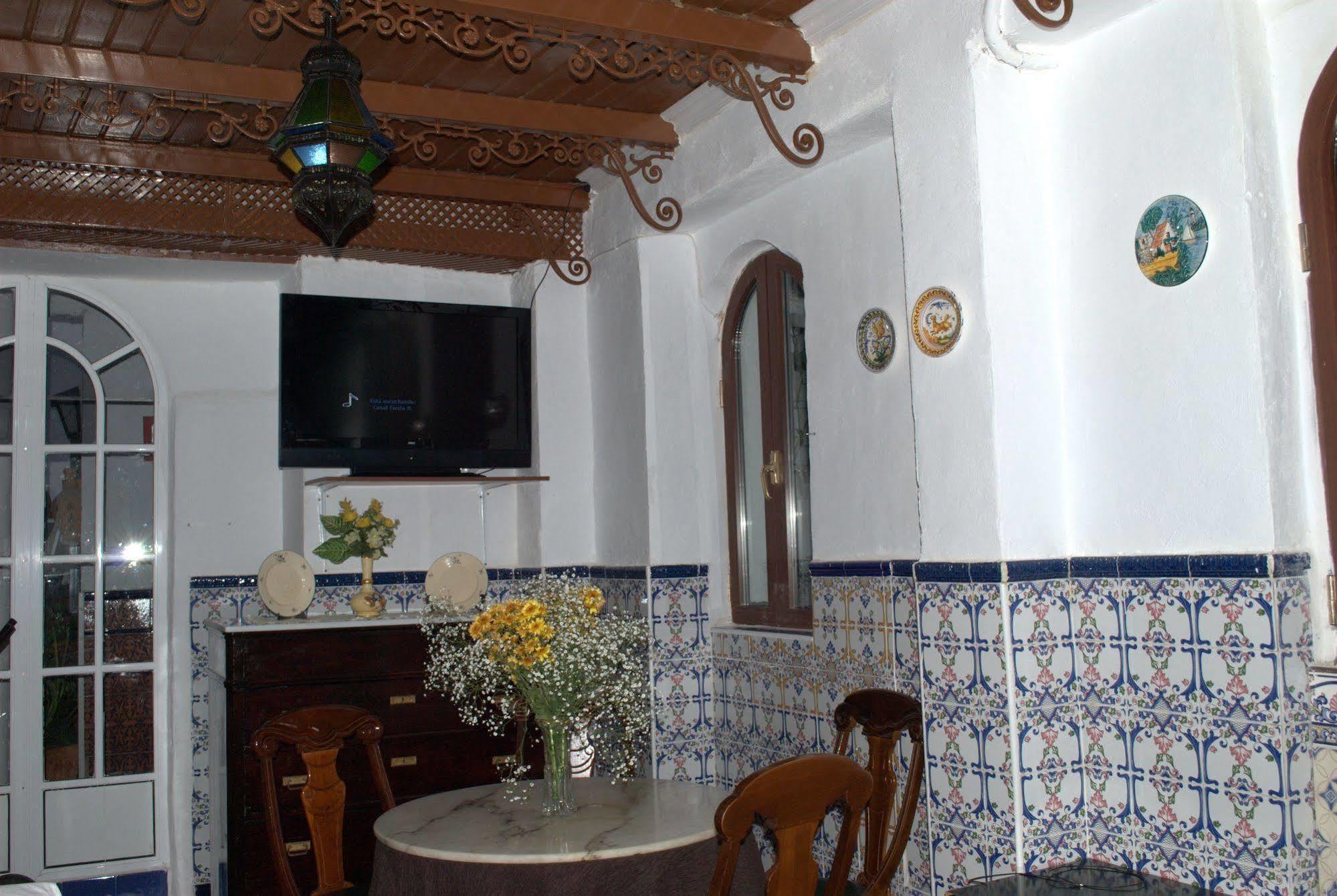 Pension Santa Maria La Blanca Sevilla Exteriör bild